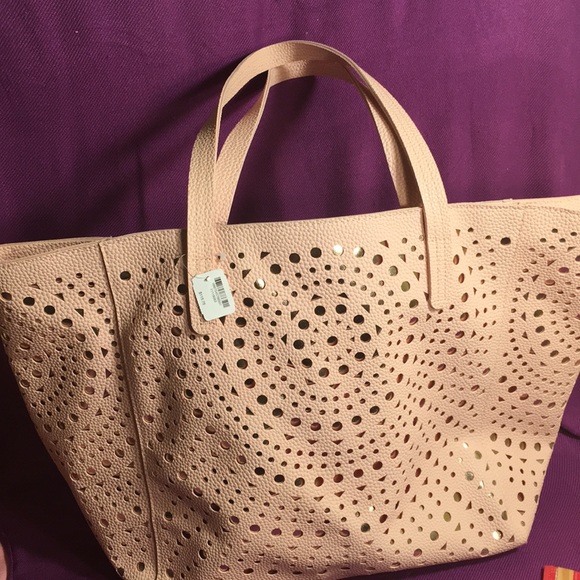 Bath & Body Works Handbags - NWT Bath & Body Pink cutout Large tote Bath & Body Works Handbags - NWT Bath & Body Pink cutout Large tote